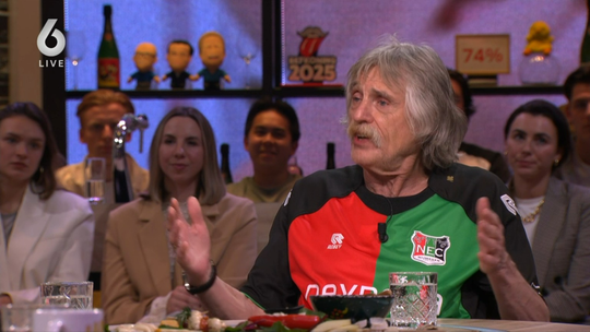 'Nette' Johan Derksen zorgt voor uniek moment bij Vandaag Inside en verschijnt in bijzonder shirt