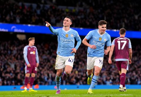 Samenvattingen Premier League | Titelstrijd blijft razendspannend door zeges Manchester City en Arsenal