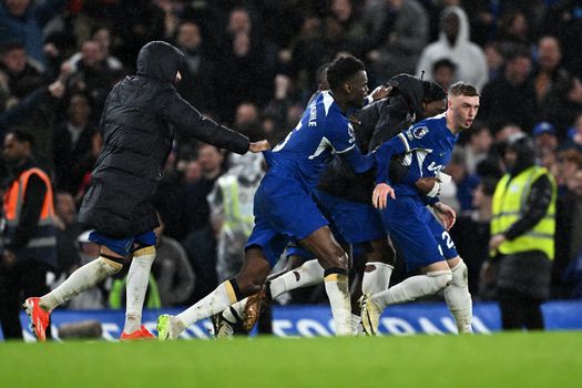 Knotsgek duel: Chelsea verslaat Manchester United van Erik ten Hag na twee goals na de 100e minuut (!)