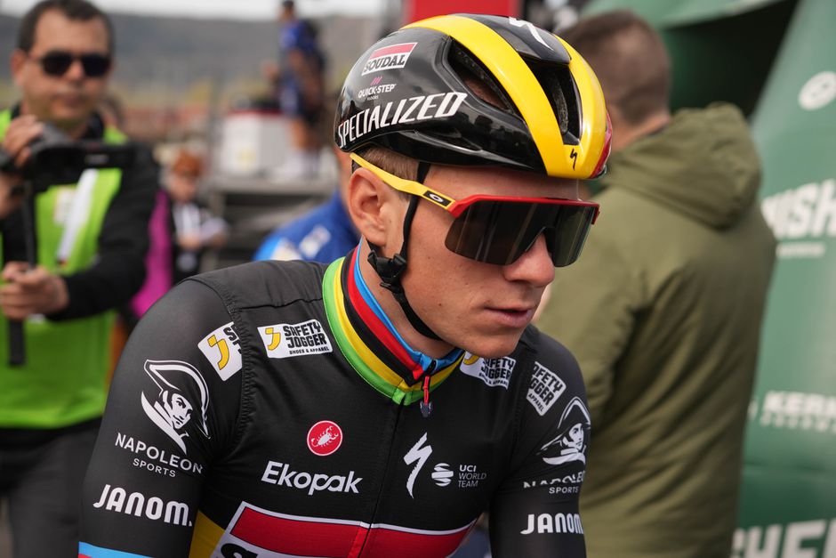 'Ziet er serieus uit': ploegmaten Remco Evenepoel schrikken van beelden ernstige valpartij