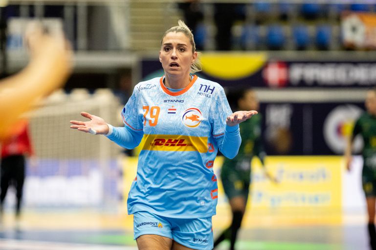 Estavana Polman bezorgt handbalsters Oranje slecht nieuws: 'Daarom is ze niet mee naar Portugal'