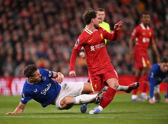 Everton-verdediger ontvangt doodsbedreigingen na Merseyside derby: 'Volstrekt onacceptabel'