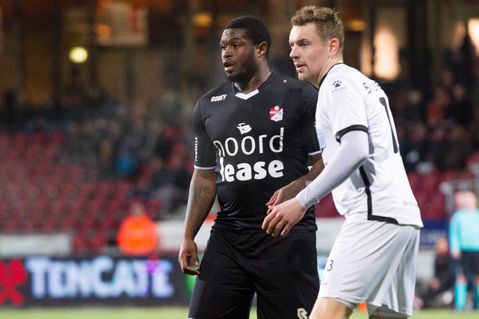 'Te zware' voetballer doet boekje open over lastige tijd: 'Zelfs mijn moeder kon er niet van slapen'