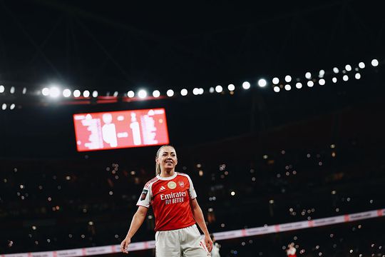 Engeland in de ban van opmerkelijk incident in vrouwenvoetbal: 'Ben gefrustreerd en boos'