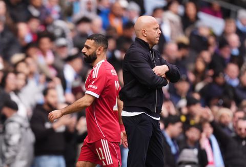 Vernietigende woorden richting Arne Slot: 'Jij hebt de man van Liverpool weggestuurd'