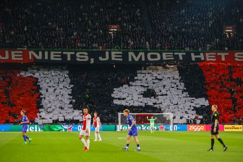 Ajax komt met prachtig eerbetoon aan Johan Cruijff: 'Alleen kun je niets, je moet het samen doen'
