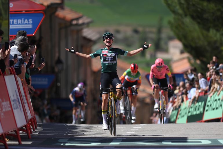 Marianne Vos boekt tweede ritzege in Vuelta, Demi Vollering blijft klassementsleider