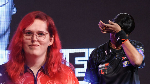 Deta Hedman wil niet darten tegen trans vrouw Noa-Lynn van Leuven en trekt zich terug voor kwartfinale in Denemarken