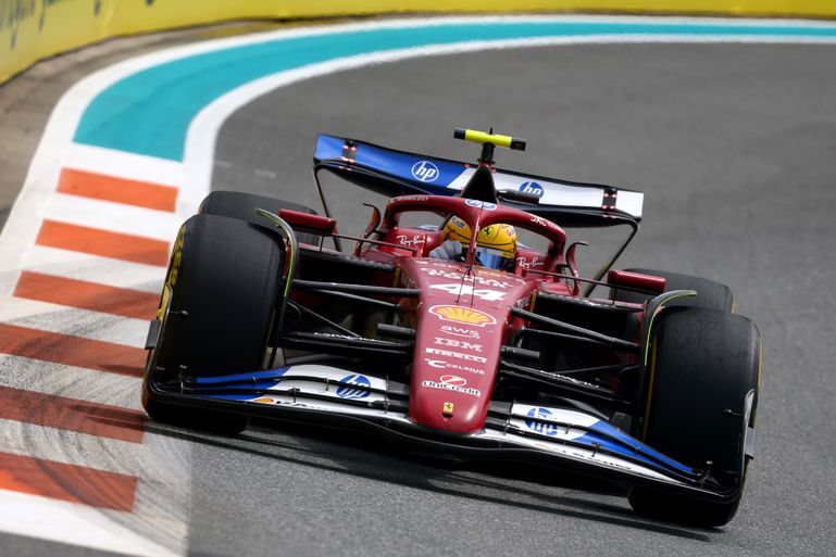 Ferrari prutst in Miami weer met Lewis Hamilton en Charles Leclerc: 'Dit is toch om te janken?'