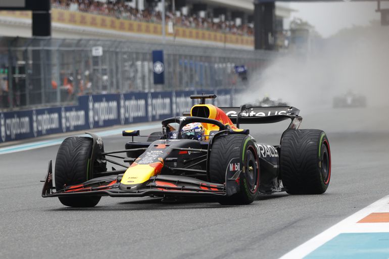 Live Formule 1: Max Verstappen start vanaf pole position in Miami, alle ogen gericht op de wolken