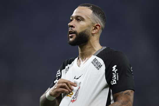 Memphis Depay loopt door oud-PSV'er heldenrol mis tijdens razendsnelle rentree in Brazilië