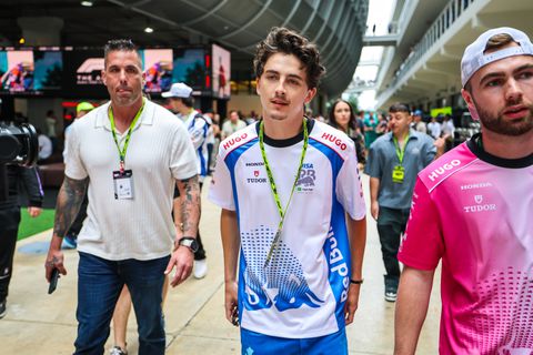 Wereldsterren spotten op GP van Miami: Timothée Chalamet loopt rond in F1-shirtje
