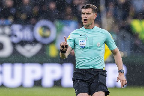 Verkeerde scheidsrechter bij Fortuna Sittard - Feyenoord: 'Dit gaat hem de pet te boven'