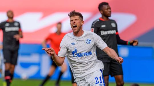 Oud-topvoetballer Klaas-Jan Huntelaar vroeg zelf om vertrek bij Ajax: 'Puur uit clubliefde'