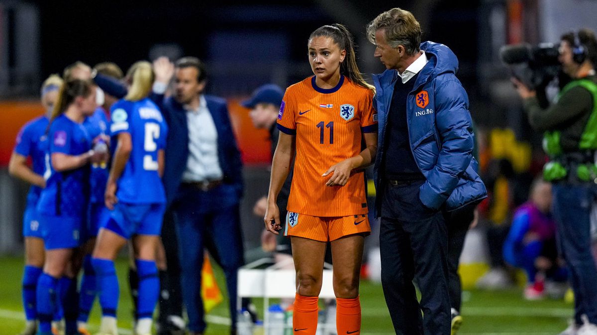 Andries Jonker noemde gelijkspel van Oranje Leeuwinnen tegen Finland 'met dit team het maximaal haalbare'