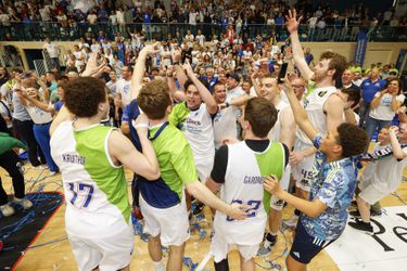 Basketballers ZZ Leiden prolongeren landstitel na winst op Den Bosch