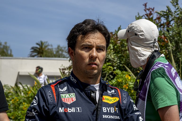Verrassing: Sergio Pérez blijft tegen de verwachtingen in langer ploeggenoot van Max Verstappen
