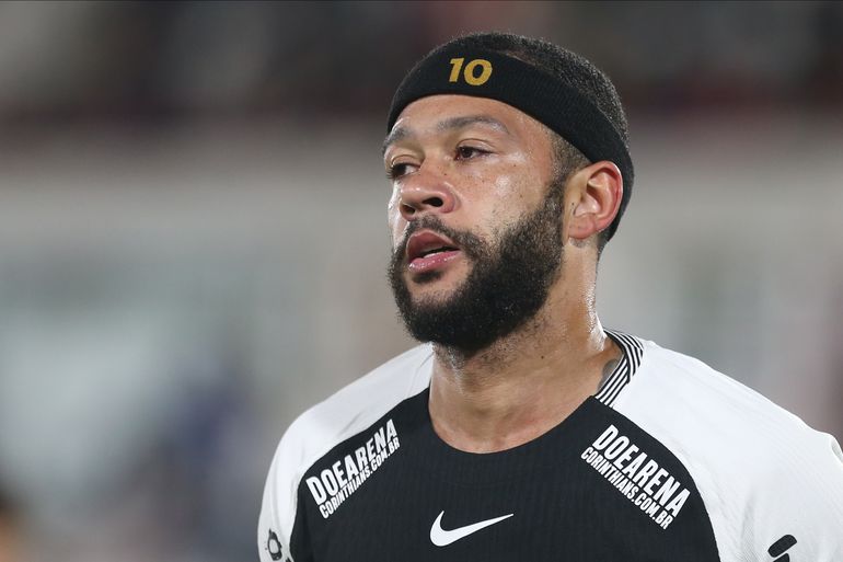 Memphis Depay zorgt voor onrust in Brazilië: supporters bestormen clubgebouw Corinthians