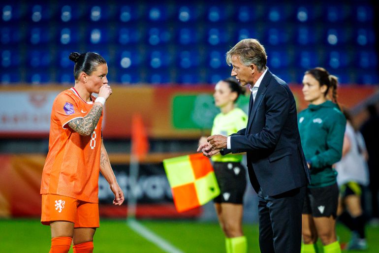 Oranje Leeuwinnen zorgen voor 'pissige' bondscoach: 'Maar ons einddoel is duidelijk: het EK winnen'