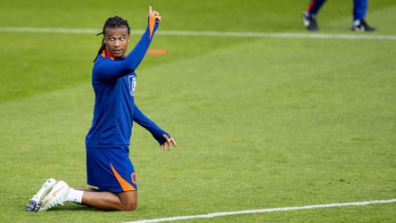 Ongelukkige Nathan Aké bleef na breuk maar doorgaan, met pillen: 'Ik voelde het helemaal breken'