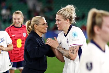 Nieuwe domper voor Sarina Wiegman in aanloop naar EK, belangrijke kracht 'mentaal niet 100 procent'