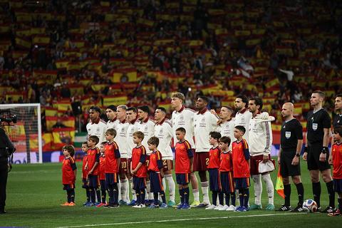 Het stille volkslied van Spanje: om deze reden zingen spelers van La Furia Roja niet mee tijdens WK voetbal