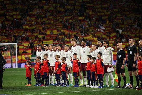 Het stille volkslied van Spanje: om deze reden zingen spelers van La Furia Roja niet mee tijdens WK voetbal