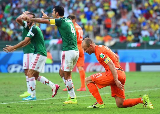 Waarom Mexico door een incident op het WK voetbal nog altijd woest is op het Nederlands elftal
