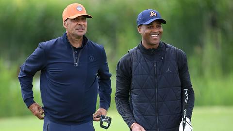 Ruud Gullit roept Patrick Kluivert tot de orde na overtreden van belangrijke regel: 'Wat doe jij nou?!'