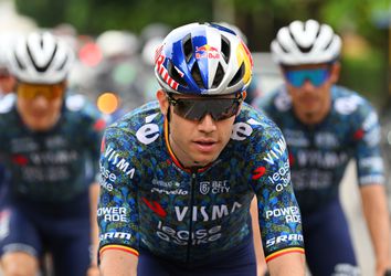 Belgische sprinters ruziën opnieuw in de Tour: Wout van Aert woedend op gestrafte Jasper Philipsen