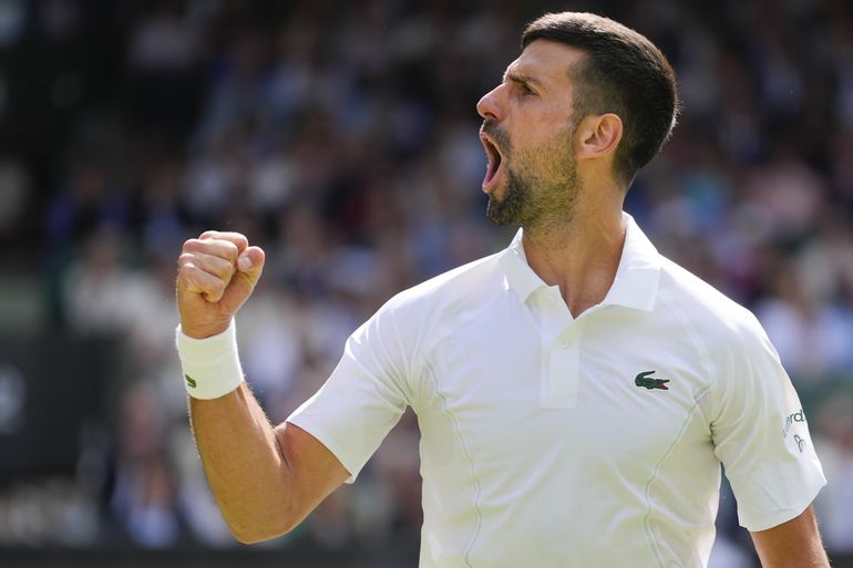 Novak Djokovic in vier sets langs laagvlieger op Wimbledon: 'Wedstrijd verdiende een vijfde set'