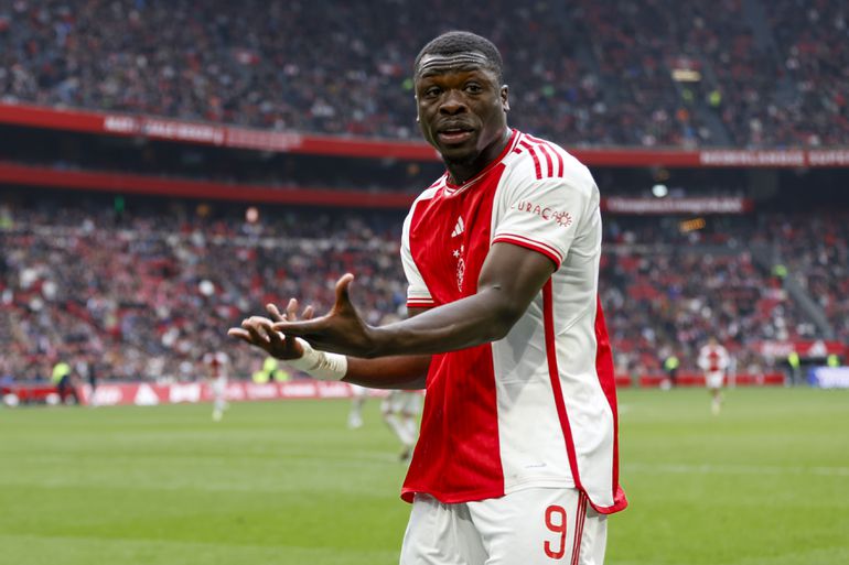 Ajax deelt teaser nieuw thuisshirt: Amsterdammers lijken met opvallend detail te gaan spelen