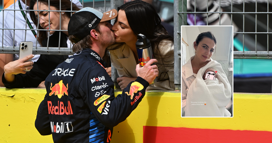 Kelly Piquet deelt foto van 'afgeschermd' dochtertje Lily Verstappen: 'Fris blijven in ondraaglijke hitte'