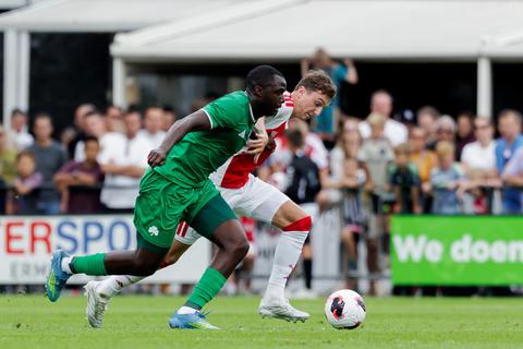 Youri Baas laat zich uit over eerste week onder nieuwe Ajax-trainer Michel: 'Het is een andere manier'