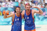 Beachvolleyballers Stefan Boermans en Yorick de Groot verslaan Tsjechische wereldkampioenen in Parijs
