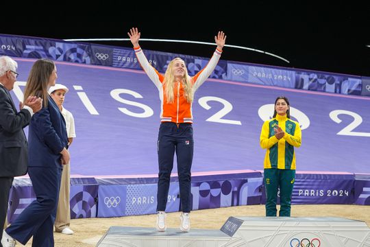 Manon Veenstra heeft na winst van zilver maar één ding aan haar hoofd: 'Ik wil echt naar mijn familie'