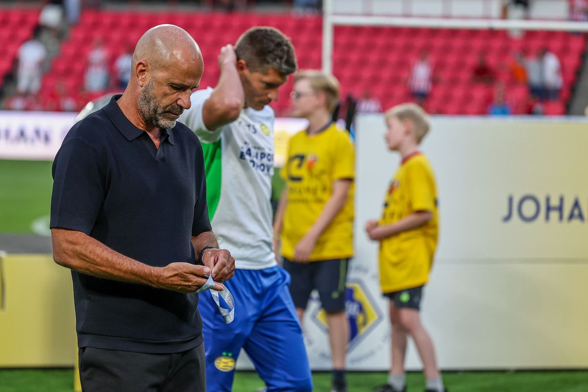 Peter Bosz uit ongeloof over nederlaag tegen Feyenoord: 'Met dit elftal moeten wij gewoon winnen van Feyenoord'