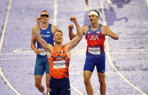 Dolblije Sven Roosen schreeuwt zich schor voor Femke Bol en pakt Nederlands record: 'Een boost'