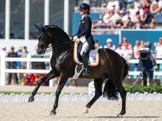 Dinja van Liere rijdt kür van haar leven, maar komt te kort voor medaille bij paardendressuur