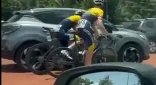 Nederlandse profrenners gaan viraal op social media met bizarre poging tot valsspelen in rittenkoers