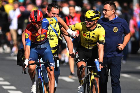 Eerste etappe van Ronde van Polen zorgt direct voor Nederlands succes; héél veel renners gewaarschuwd