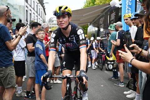 Opnieuw felle kritiek op toprenster Demi Vollering na Tour de France: 'Losgeslagen van de werkelijkheid'