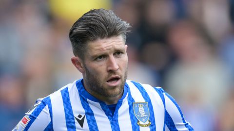 Engelse club met slechts zestien spelers zwaar in de problemen: selectie staakt