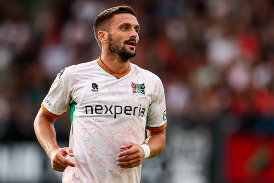 TV-gids | Op deze zender kijk je naar Olympiakos - NEC in de voorronde van de Champions League
