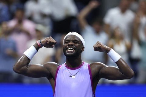 Frances Tiafoe profiteert van blessure en zorgt voor bijzondere halve finale op US Open