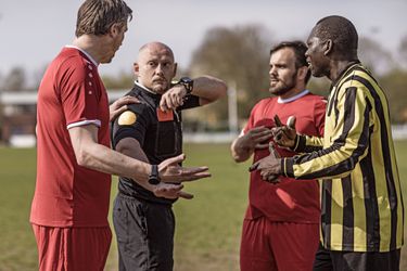 Drama in amateurvoetbal: steeds meer incidenten en 12.226 rode kaarten, vooral door 'kortere lontjes'