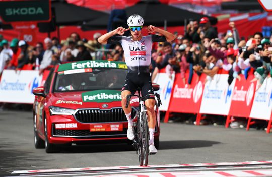 Medelijden met 'buitenbeentje' in Vuelta a España: 'Het zit tegen pesten aan'