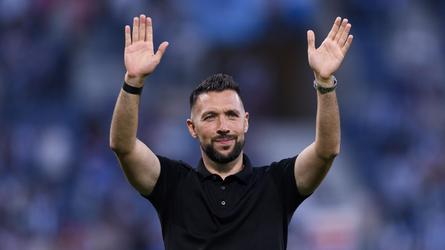 Nederlandse artiest bestormt internationale hitlijst met lied over voormalig Ajax-trainer Francesco Farioli