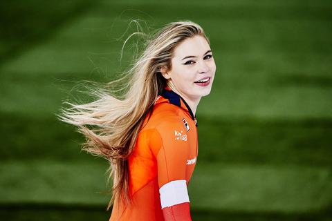 Topschaatsster Jutta Leerdam zaait verwarring met opvallende video: 'Ik dacht dat je naakt was'