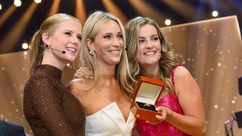 Ongemak bij presentatrice Hélène Hendriks na nachtje met Merel Ek: 'We hebben ditmaal niet gedoucht'